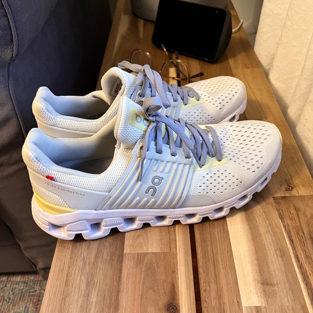 Women size 9 On Cloud running shoes